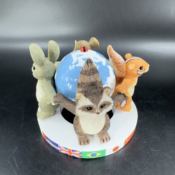 Charming Tails Fitz and Floyd Friends Around The World Resin Whimsical Figurine - Picture 13 of 16